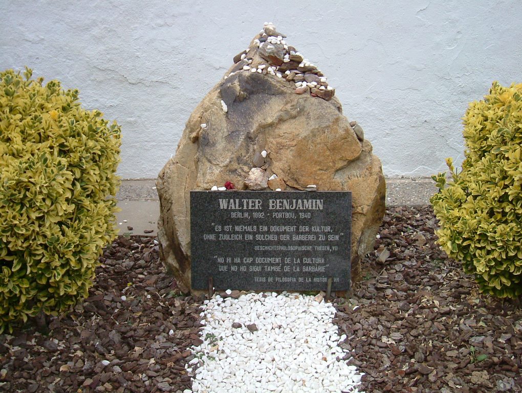 La tumba de Walter Benjamin en Portbou